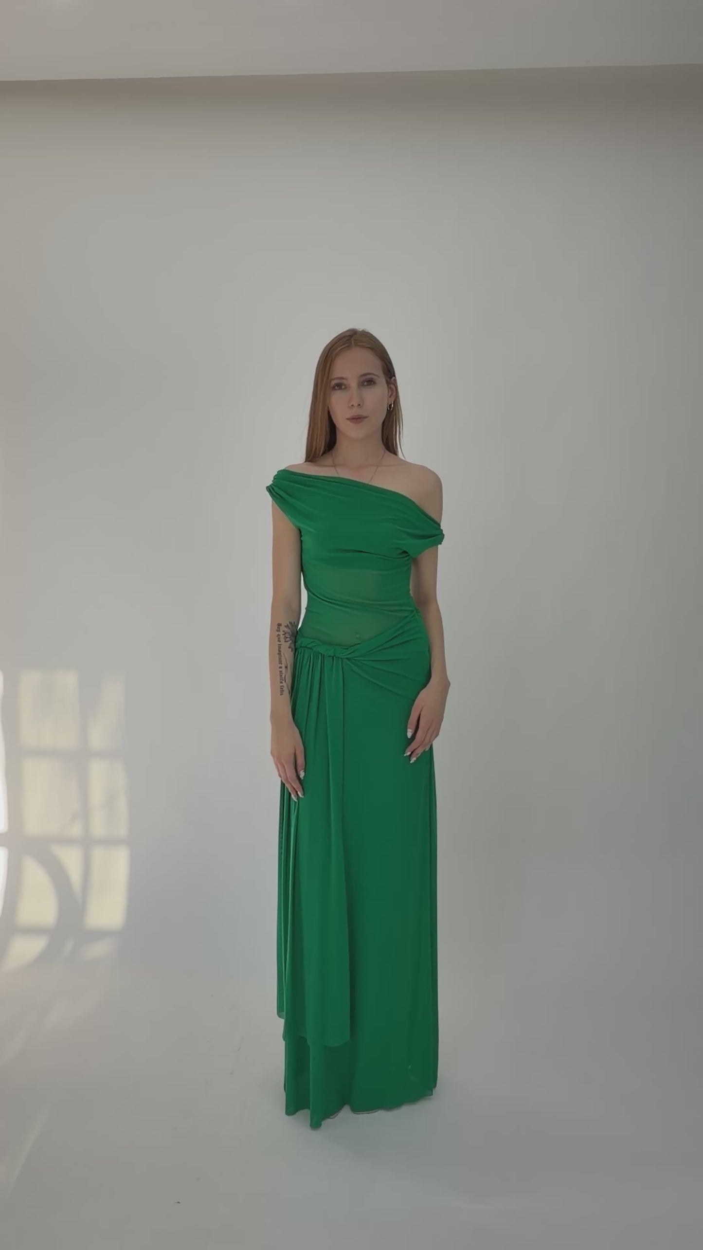 Cargar y reproducir el video en el visor de la galería, VESTIDO MESH
