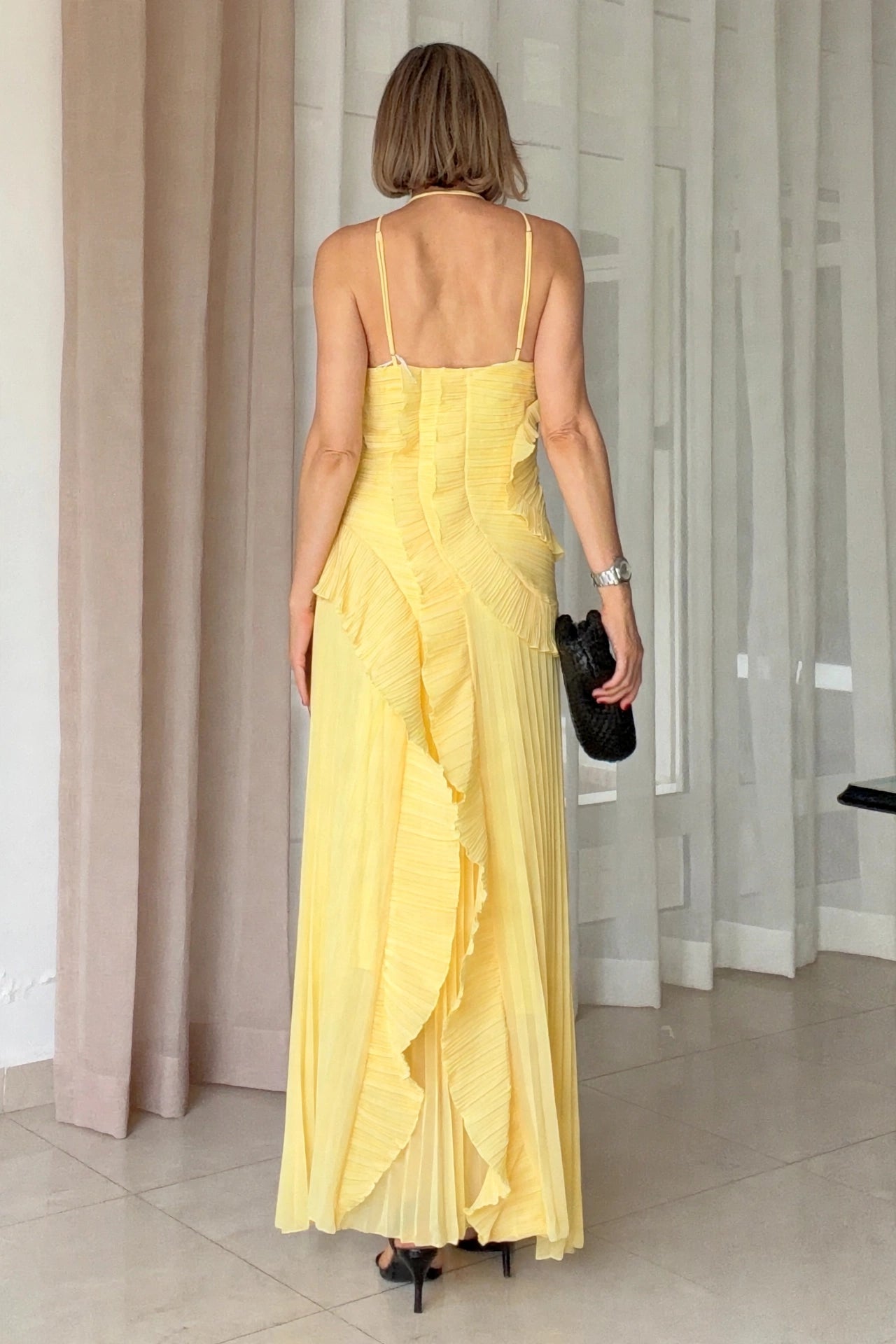 VESTIDO ESCAROLAS & PLISADO
