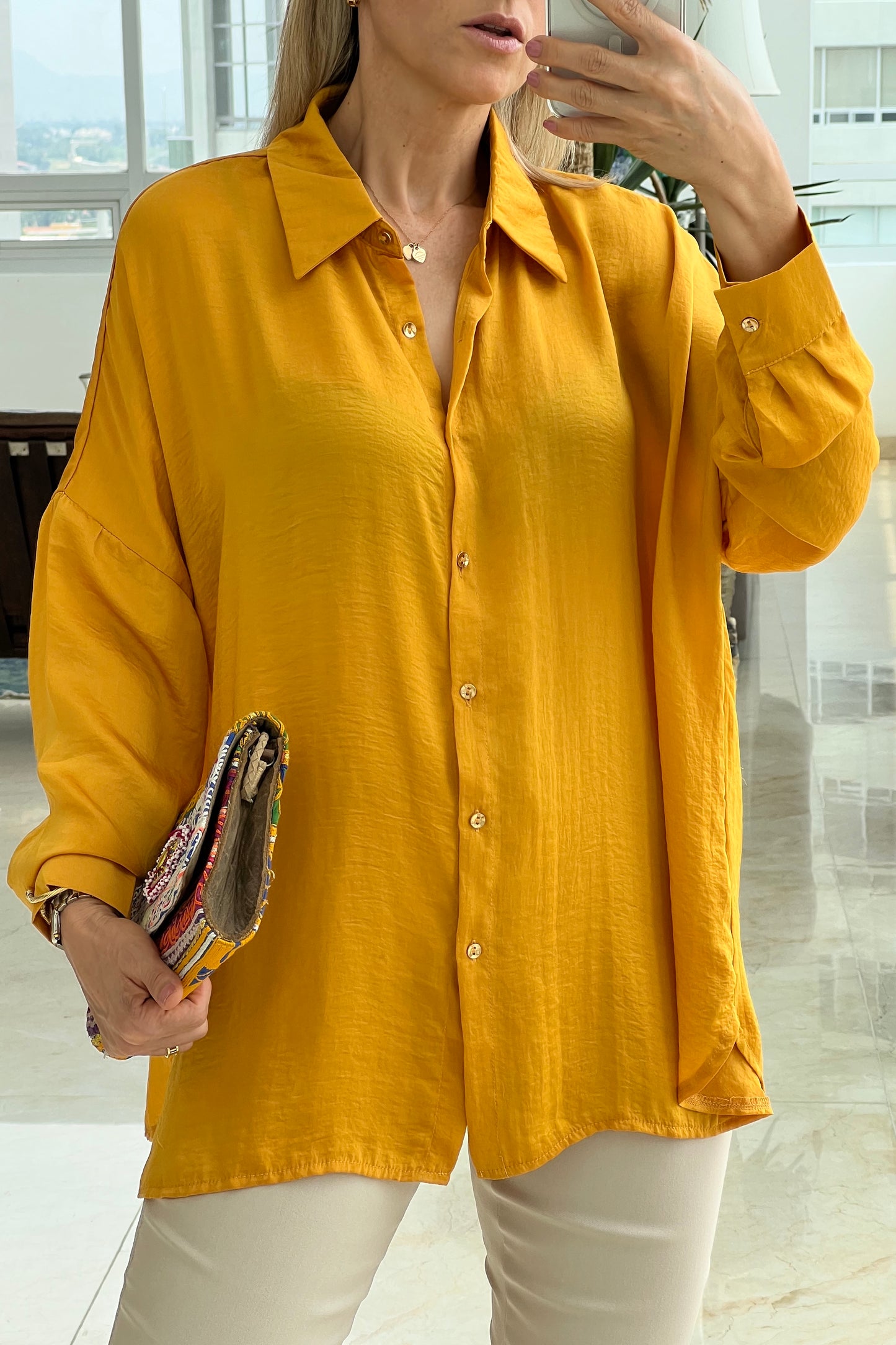 BLOUSE WITH GOLDEN BUTTONS