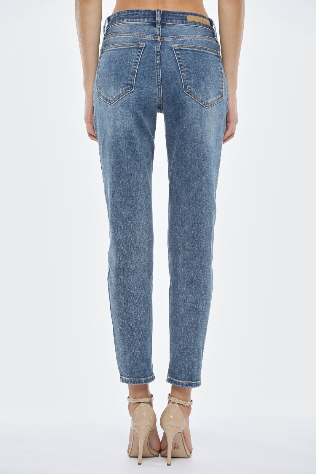 HIGH-WAISTED STRAIGHT JEANS