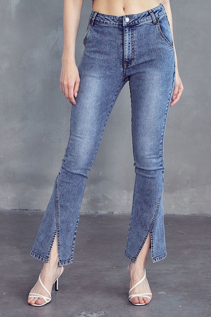 Load image into Gallery viewer, JEANS WITH OPENING DETAIL
