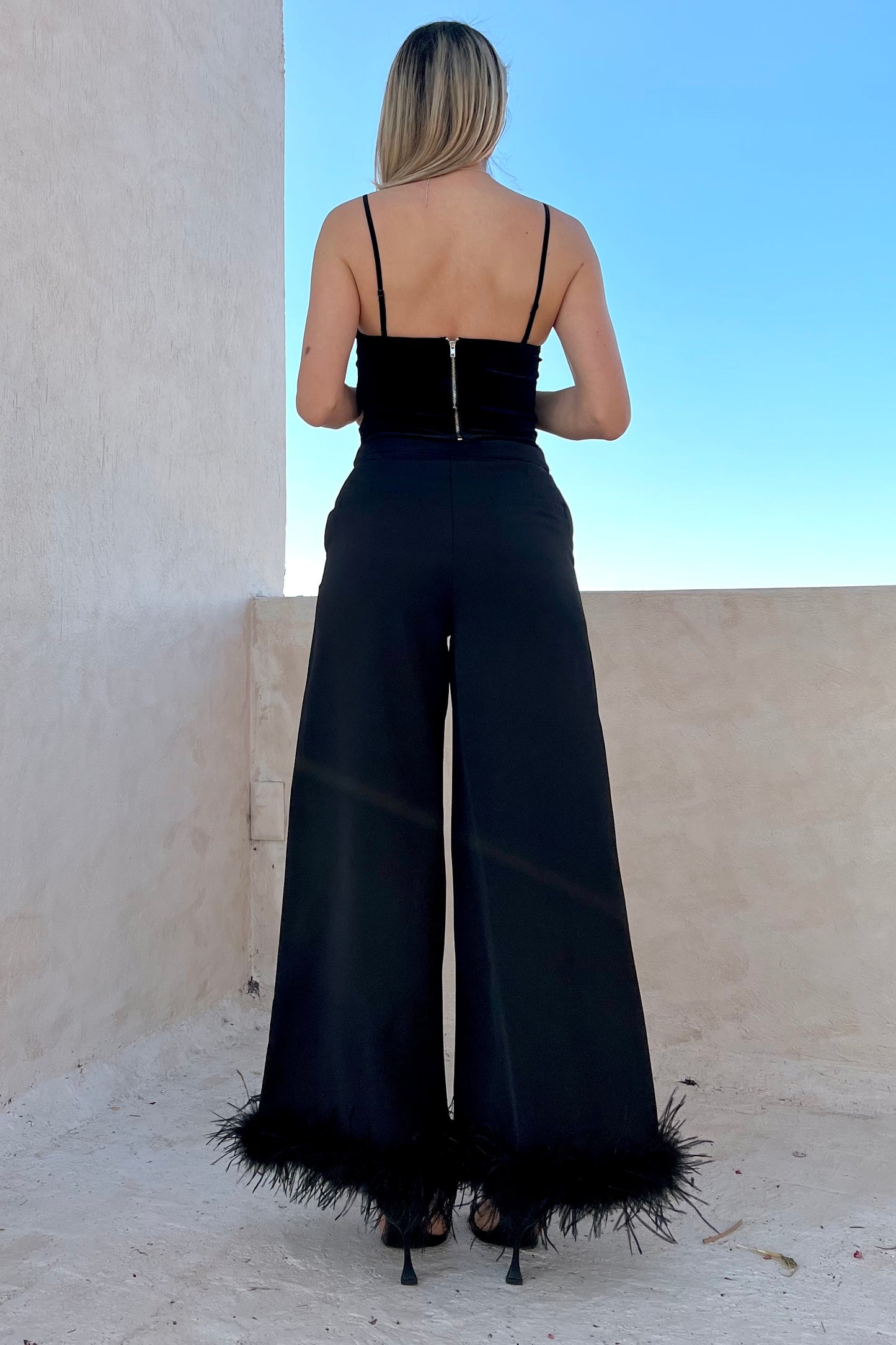 Load image into Gallery viewer, FEATHER DETAIL TROUSERS
