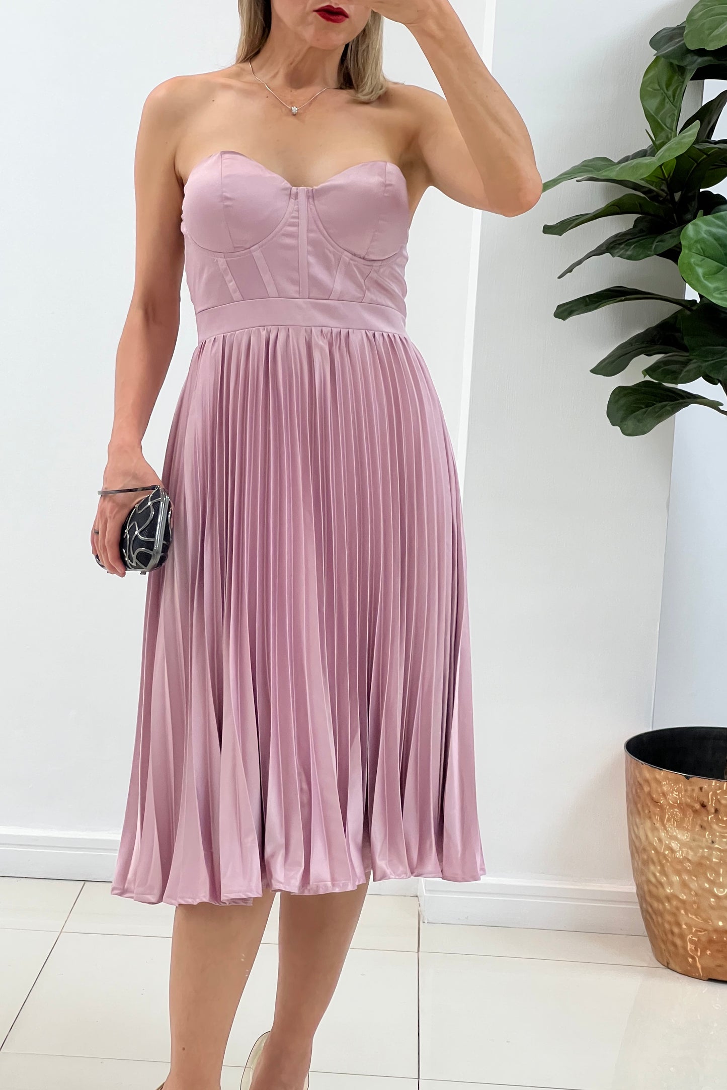 Load image into Gallery viewer, PLEATED DRESS
