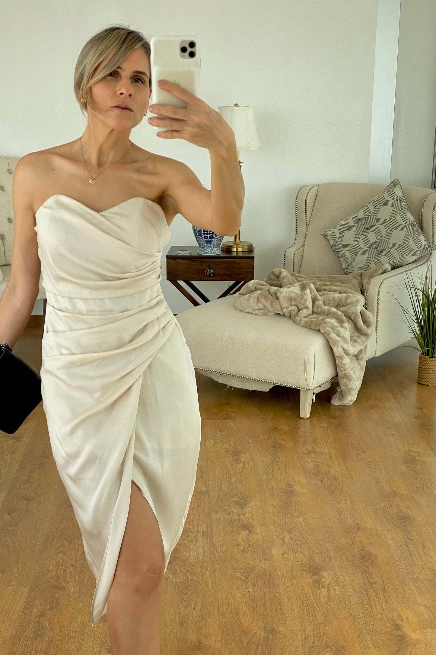 Load image into Gallery viewer, SATIN STRAPLESS DRESS
